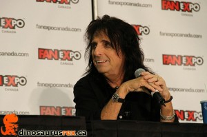 dinosaurus-rex-2013-fan-expo-canada-alice-cooper2
